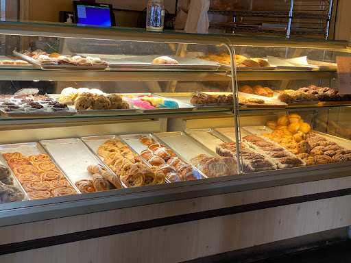 Shopping Mall «Fig Garden Village Shopping Center», reviews and photos, 790 W Shaw Ave, Fresno, CA 93704, USA