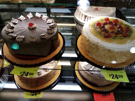 Grocery Store «Super Mercados El Guero», reviews and photos, 850 N Farnsworth Ave, Aurora, IL 60505, USA