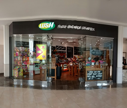 Lush Cosmetics, 99 Rockingham Park Blvd, Salem, NH 03079, USA, 
