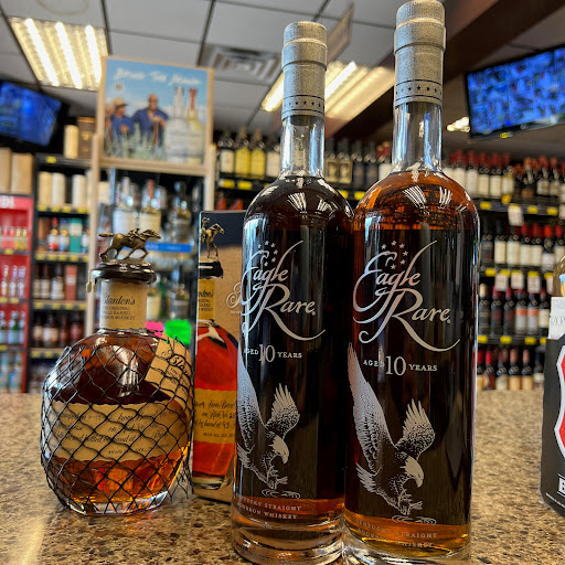 Liquor Store «Heights Liquor», reviews and photos, 643 E 11th St, Houston, TX 77008, USA