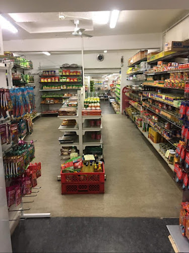 Anmeldelser af Grønt Frugt Roser Bazaren i Odder - Supermarked