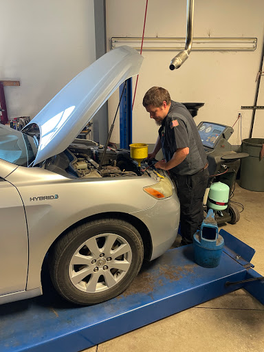 Car Repair and Maintenance «Hertz Car Care Center», reviews and photos, 682 Airport Rd SE, Albany, OR 97322, USA