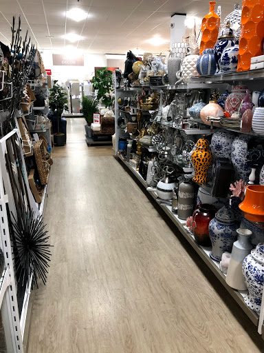 Home Goods Store «HomeGoods», reviews and photos, 7937 113th St, Seminole, FL 33772, USA