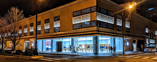 Computer Store «Apple Country Club Plaza», reviews and photos, 227 Nichols Rd, Kansas City, MO 64112, USA