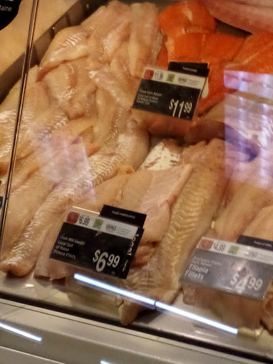 Grocery Store «Hannaford Supermarket», reviews and photos, 175 Broad St, Glens Falls, NY 12801, USA