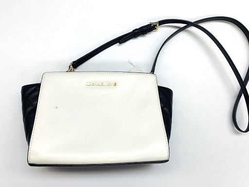 Used Clothing Store «Clothes Mentor», reviews and photos, 2701 N Mall Dr, Virginia Beach, VA 23452, USA