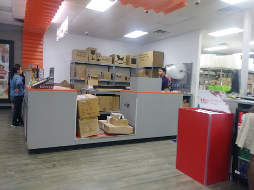 Print Shop «FedEx Office Print & Ship Center», reviews and photos, 18755 S Dixie Hwy Suite 57, Miami, FL 33157, USA