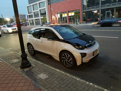 Shopping Mall «Oaktree Mall Shopping Center», reviews and photos, 2024 Center Ave n, Fort Lee, NJ 07024, USA