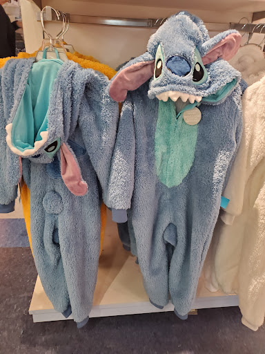 Toy Store «Disney Store», reviews and photos, 400 Premium Outlets Dr, Monroe, OH 45050, USA