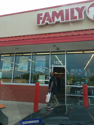 Dollar Store «FAMILY DOLLAR», reviews and photos, 1327 N Dallas Ave, Lancaster, TX 75134, USA