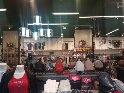 Clothing Store «GUESS Factory», reviews and photos, 1001 N Arney Rd #804, Woodburn, OR 97071, USA