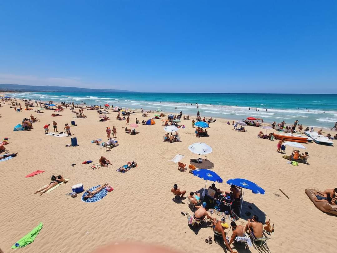 Zdjęcie Kwaśna Plaża z powierzchnią jasny, drobny piasek