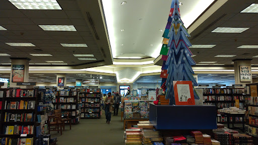 Book Store «Barnes & Noble», reviews and photos, 960 S Colorado Blvd, Glendale, CO 80246, USA