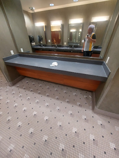 Gym «LA Fitness», reviews and photos, 4100 William Penn Hwy #43, Monroeville, PA 15146, USA