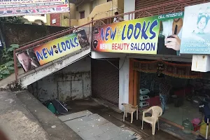 New Looks Professional Men's Beauty Parlour image