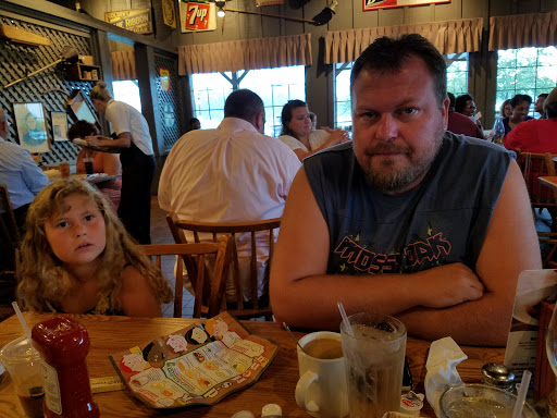 American Restaurant «Cracker Barrel Old Country Store», reviews and photos, 1313 Hilliard Rome Rd E, Columbus, OH 43228, USA