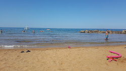 Spiaggia di Via Makalla'in fotoğrafı biraz temiz temizlik seviyesi ile