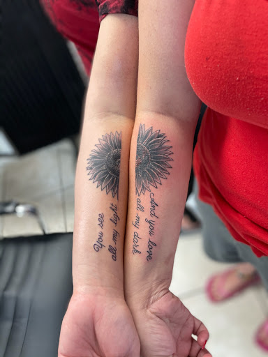 Tattoo Shop «Psychotic Ink», reviews and photos, 432 Poinsettia Ave # 1, Clearwater, FL 33767, USA