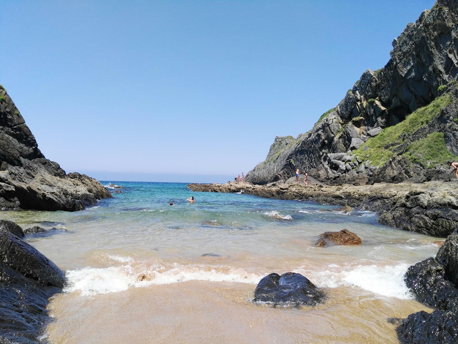 Foto di Spiaggia di Laga e il suo bellissimo paesaggio