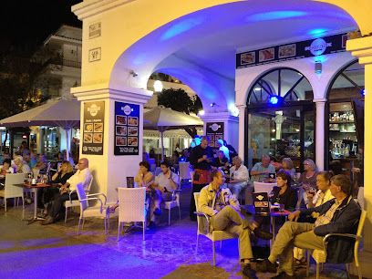 Kronox Café y Kronox Plaza - Pl. Balcón de Europa, 5, 29780 Nerja, Málaga, Spain