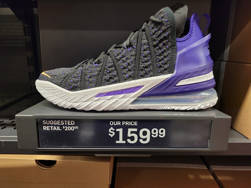 Clothing Store «Nike Factory Store», reviews and photos, 2950 I-20 Frontage Rd #755, Grand Prairie, TX 75052, USA