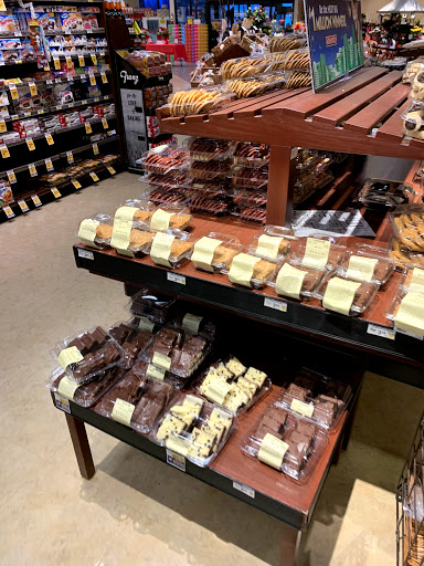 Grocery Store «Safeway», reviews and photos, 205 N 5th Ave, Yakima, WA 98902, USA