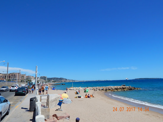 Midi Surveillee beach