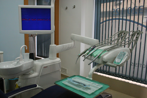 Clinica Dental Cobos Hidalgo en Loja, Granada