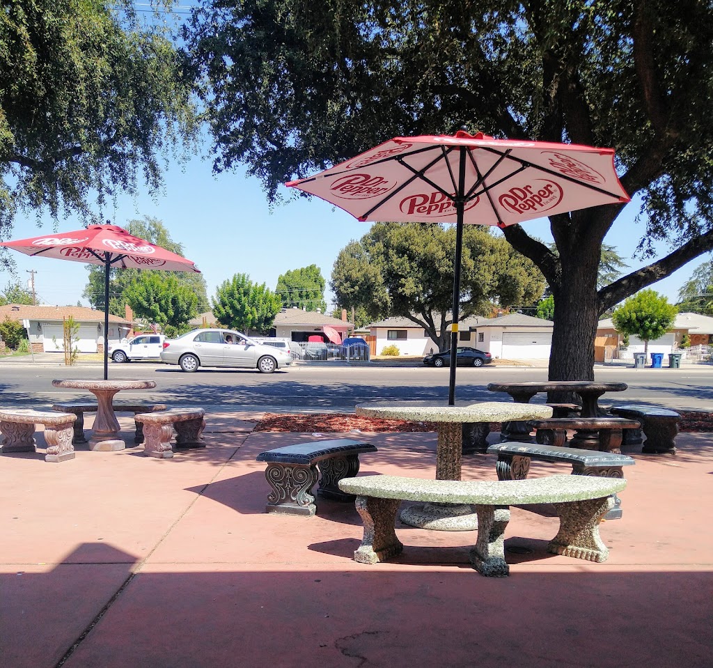 Sam's Burgers Fresh&Local 93726