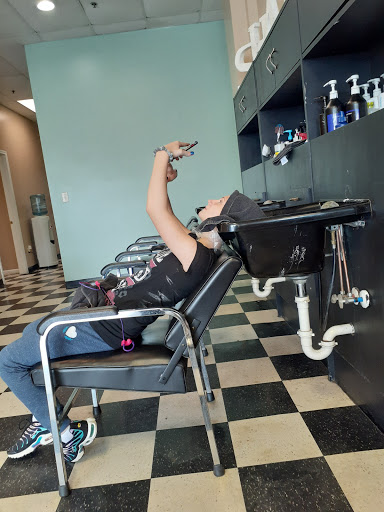 Cut Loose Hair Salon