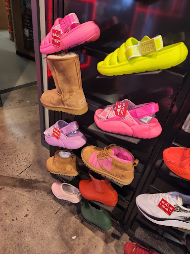 Shopping Mall «Greenbriar Mall», reviews and photos, 2841 Greenbriar Pkwy SW, Atlanta, GA 30331, USA