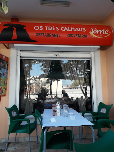 Os Três Calhaus