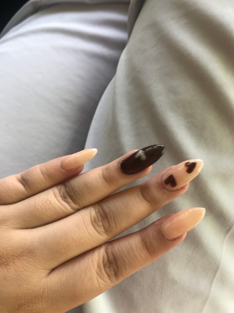 Red Nails 30607