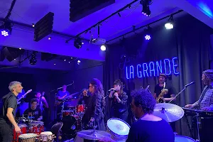 LA GRANDE club image