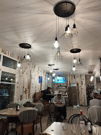 Atmosphère du Restaurant français La Marine - Restaurant Bistro à Gujan-Mestras - n°3