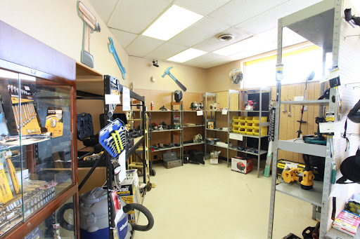 Pawn Shop «Pawn Outlet», reviews and photos, 136 Henderson Crossing Plaza, Hendersonville, NC 28792, USA