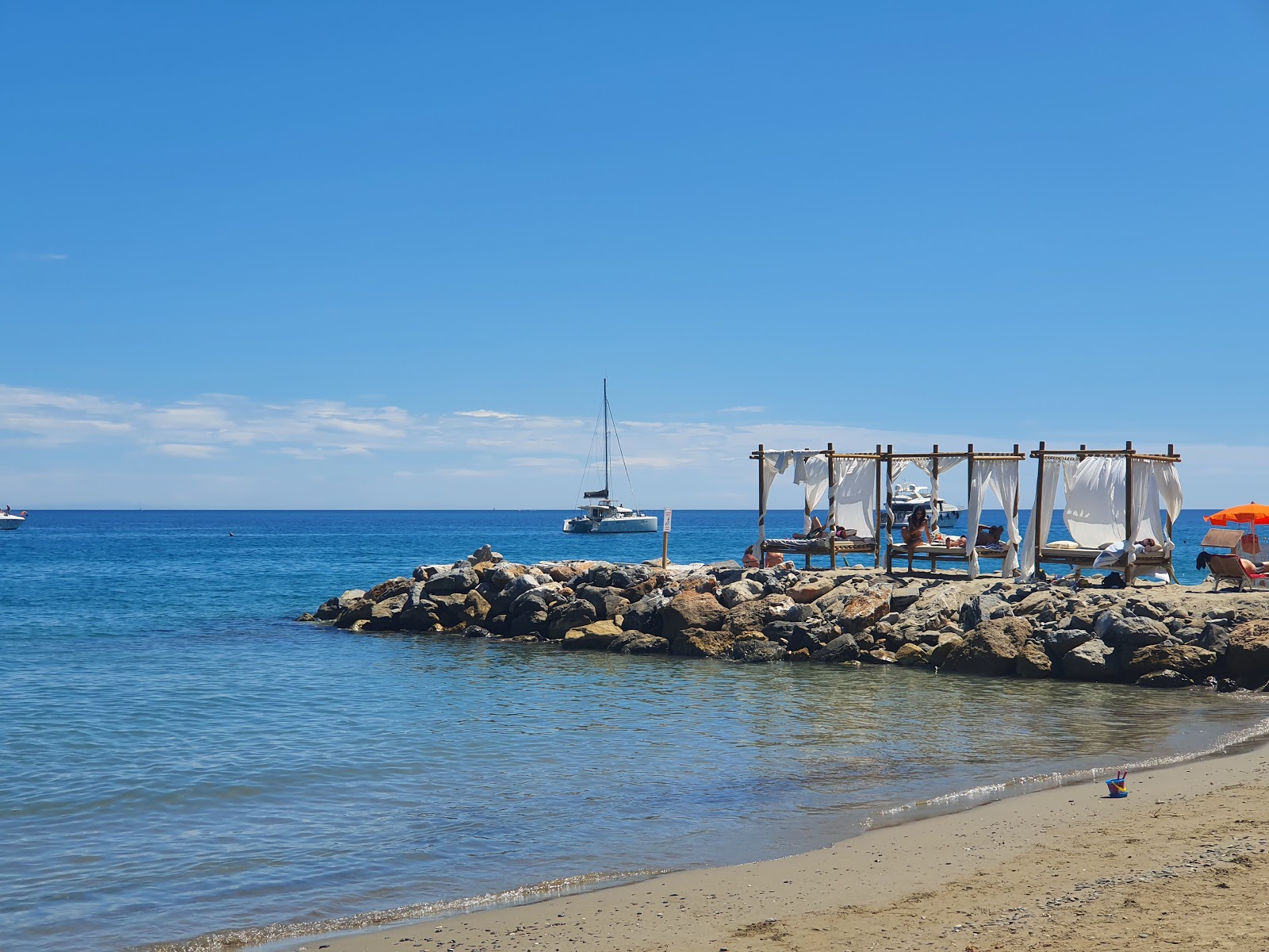 Foto von Bagni Capo Mele Beach und die siedlung