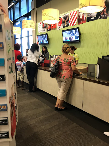 Shoe Store «DSW Designer Shoe Warehouse», reviews and photos, 4401 Lyons Rd, Coconut Creek, FL 33073, USA