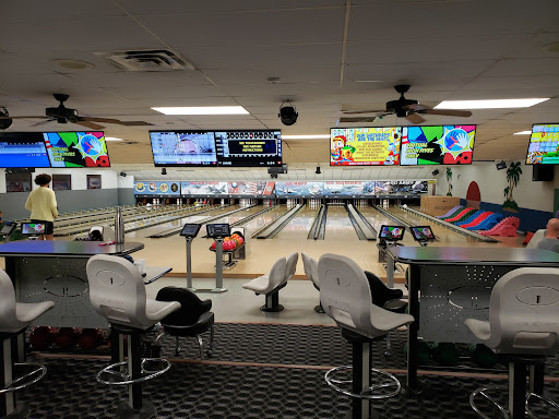 Bowling Alley «MacDill Lanes Bowling Center», reviews and photos, 8216 Hangar Loop Dr, Tampa, FL 33621, USA