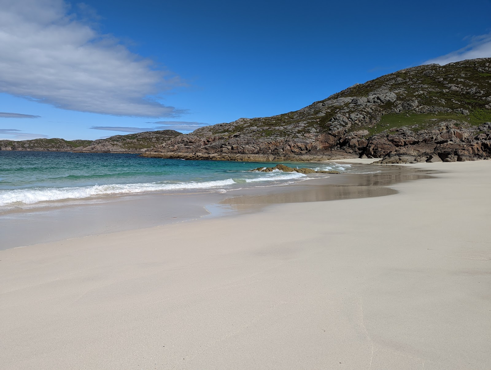 Fotografie cu Achmelvich Beach cu mic golf