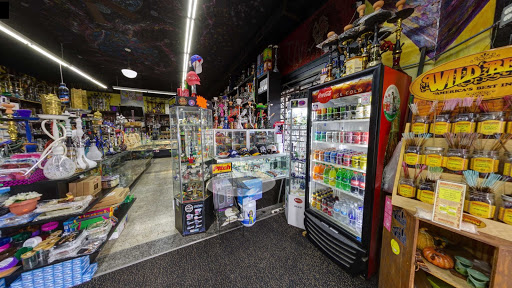 Vaporizer Store «Main Smoke Shop KC | Vape Shop», reviews and photos, 3429 Main St, Kansas City, MO 64111, USA