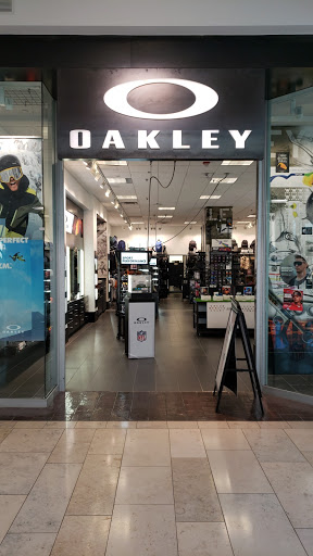 Oakley Store, 49 W Maryland St #179, Indianapolis, IN 46204, USA, 