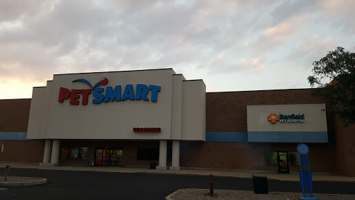 Pet Supply Store «PetSmart», reviews and photos, 355 Howe Ave, Cuyahoga Falls, OH 44221, USA