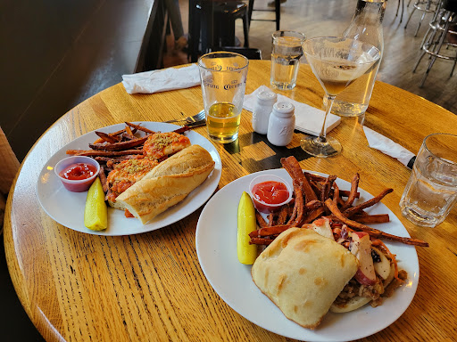 American Restaurant «The Hollow Bar + Kitchen», reviews and photos, 79 N Pearl St, Albany, NY 12207, USA