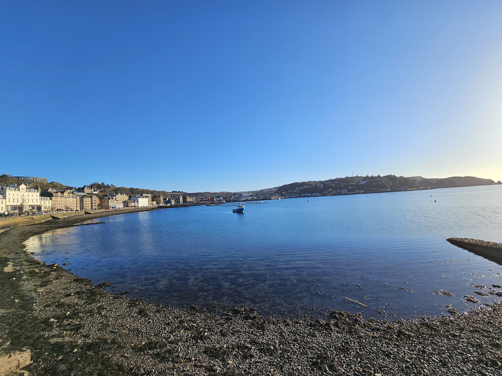 Fotografija Oban Promenade z dolga ravna obala