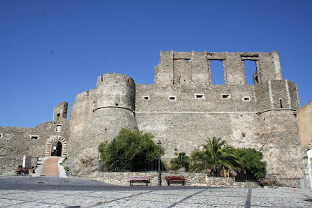 Castello di Squillace (CZ) Piazza Castello, 88069 Squillace CZ, Italia