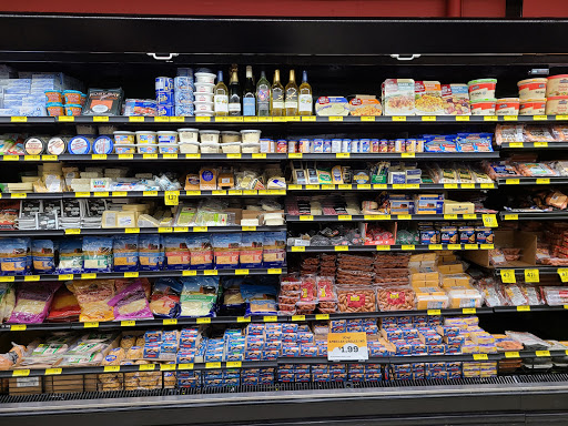 Grocery Store «Grocery Outlet Bargain Market», reviews and photos, 354 S 1st Ave, Hillsboro, OR 97123, USA
