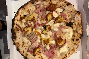 Gionta's Pizza image