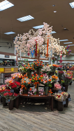 Grocery Store «Safeway», reviews and photos, 200 S 3rd St, Renton, WA 98057, USA