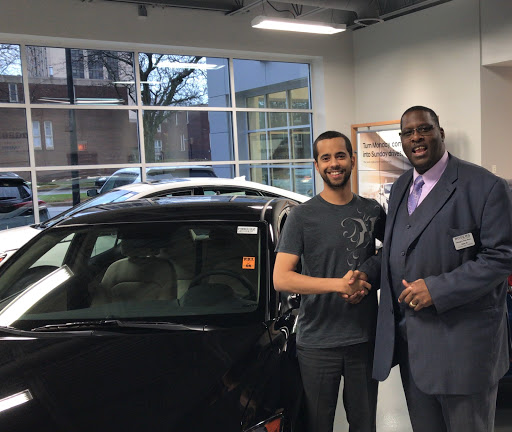 Used Car Dealer «Rogers Auto Group Chicago», reviews and photos, 2720 S Michigan Ave, Chicago, IL 60616, USA